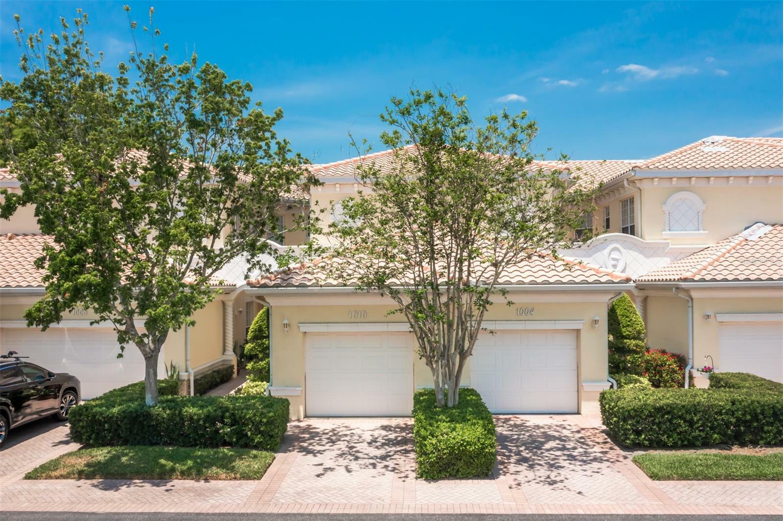 Property Photo: 1010 Triano Circle 1010 FL 34292