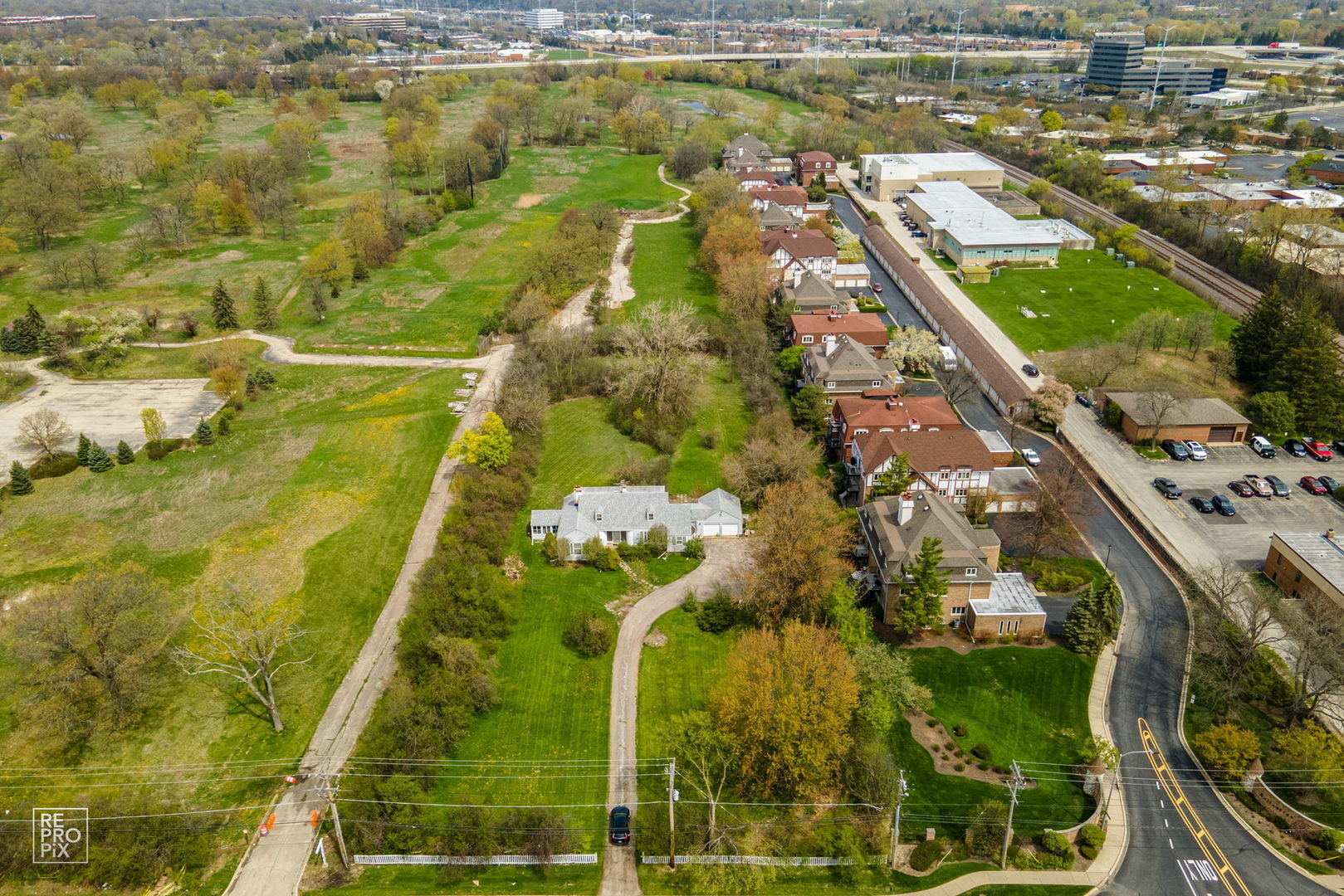 Property Photo:  820 Dundee Road  IL 60062 