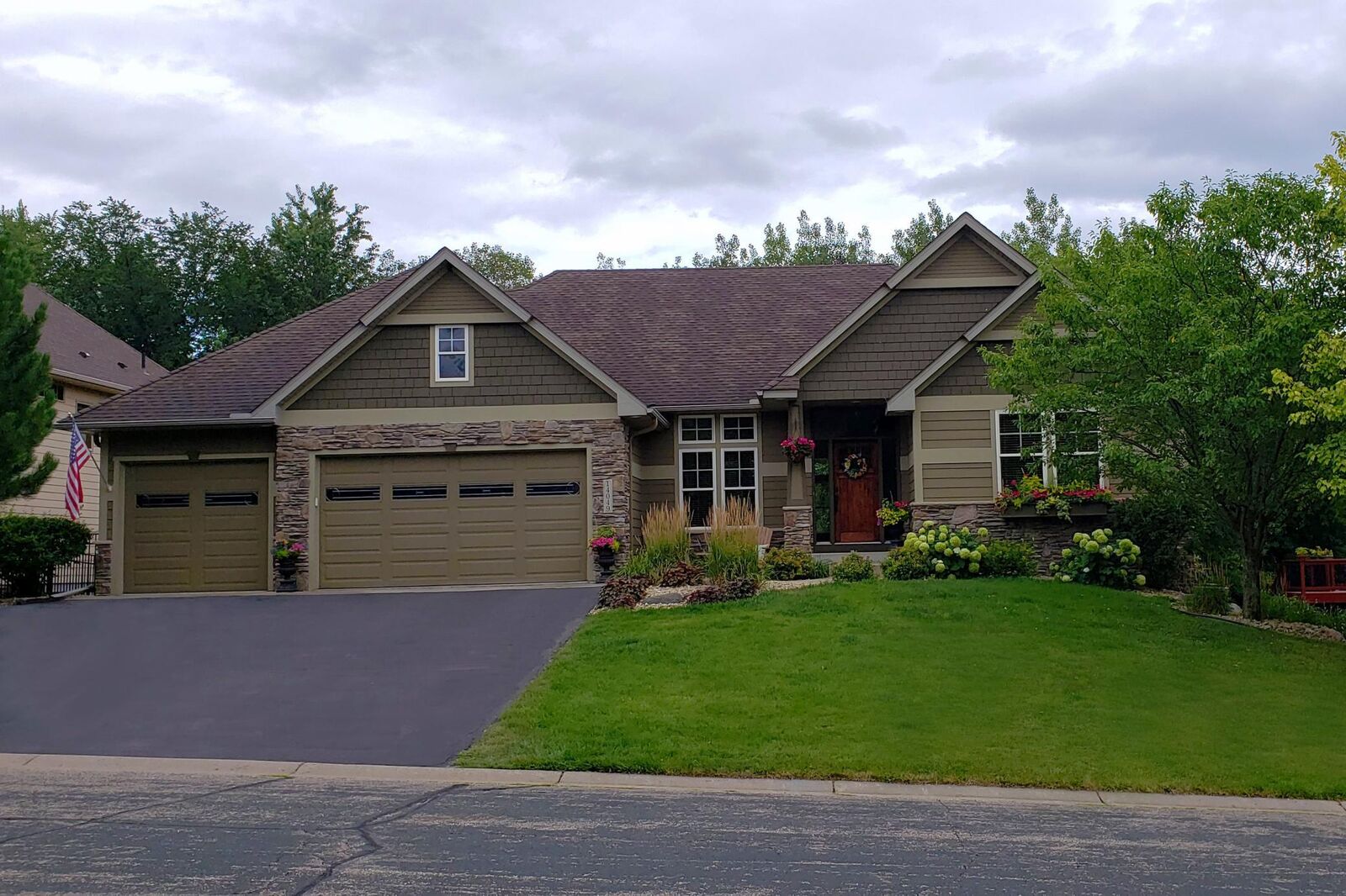 Property Photo:  14049 Kings Court  MN 55378 