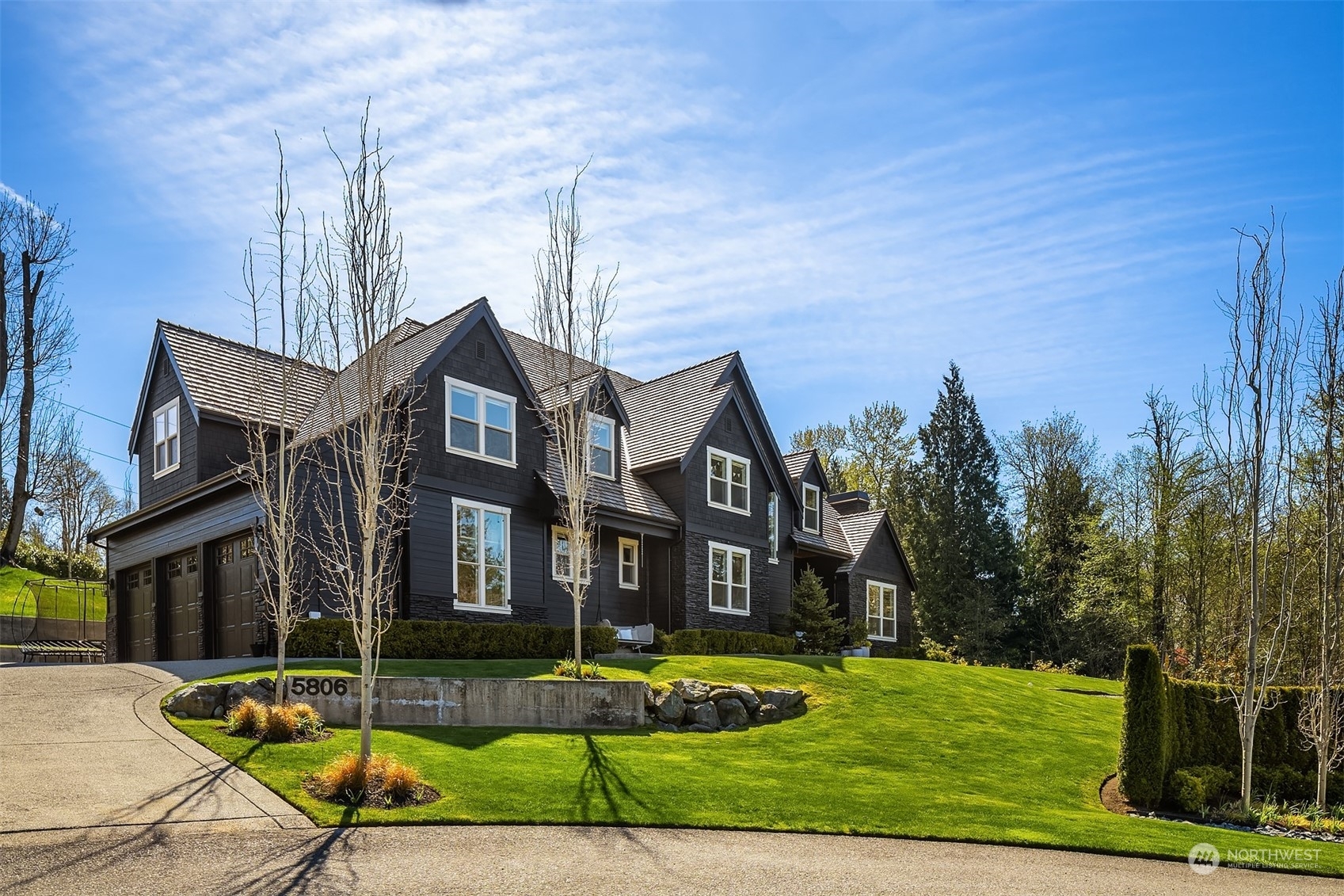Property Photo: 5806 249th Court NE WA 98053