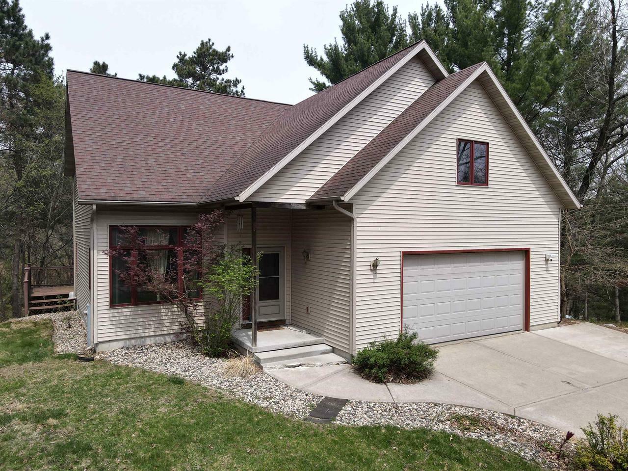 Property Photo: 25 Sweet Briar Dr WI 53965