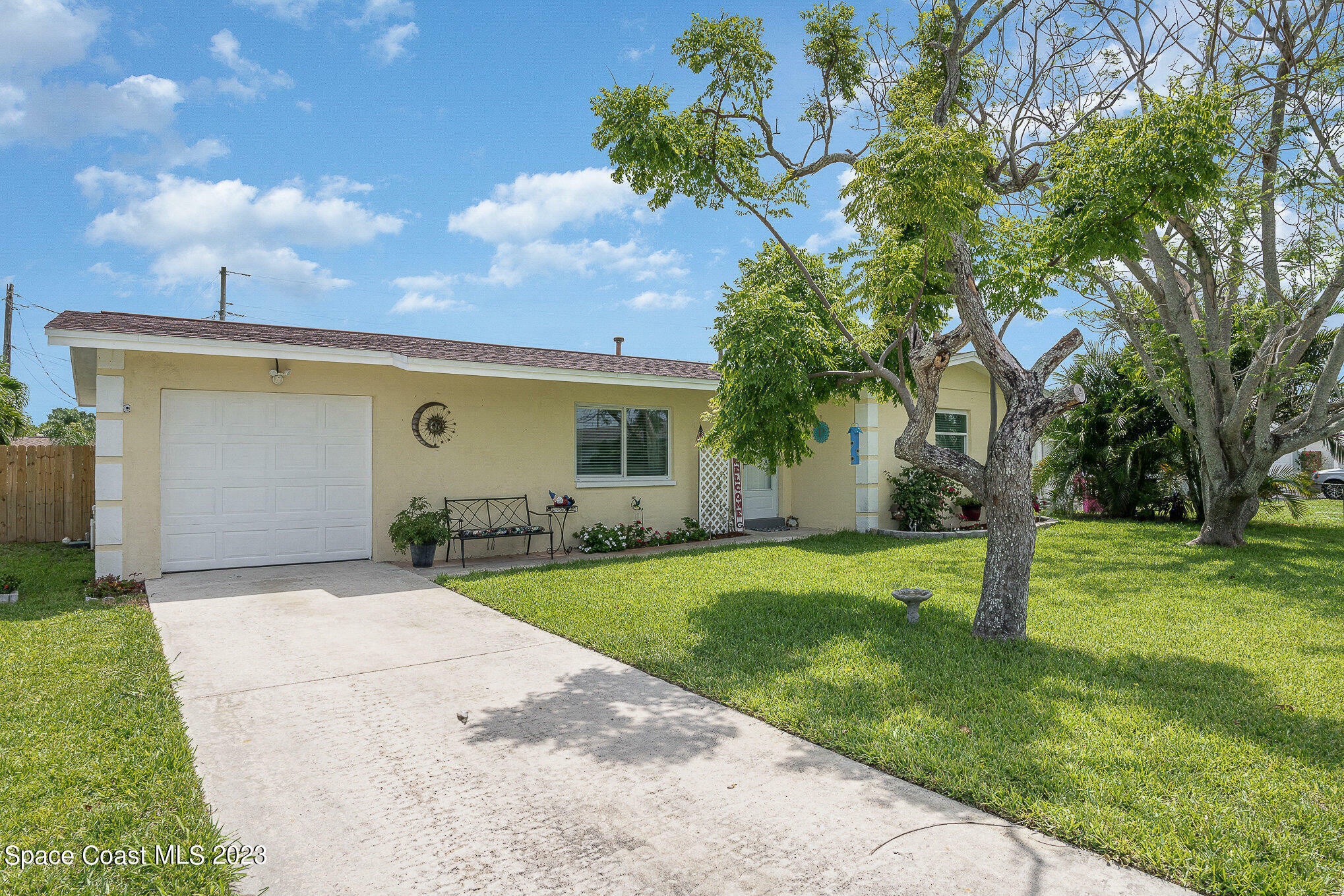 Property Photo:  830 Manderine Street  FL 32953 