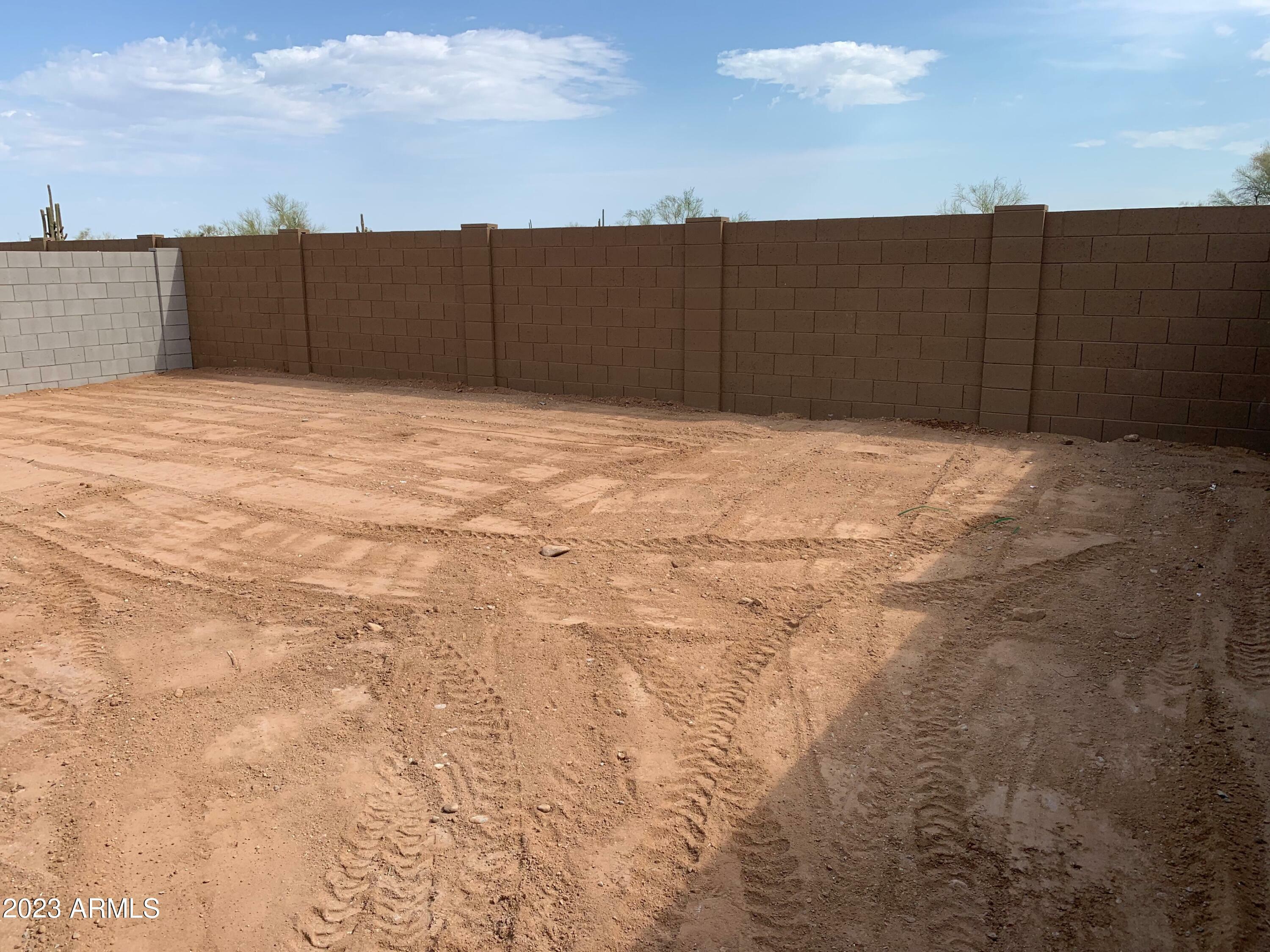 Property Photo: 6134 E Louise Drive AZ 85054