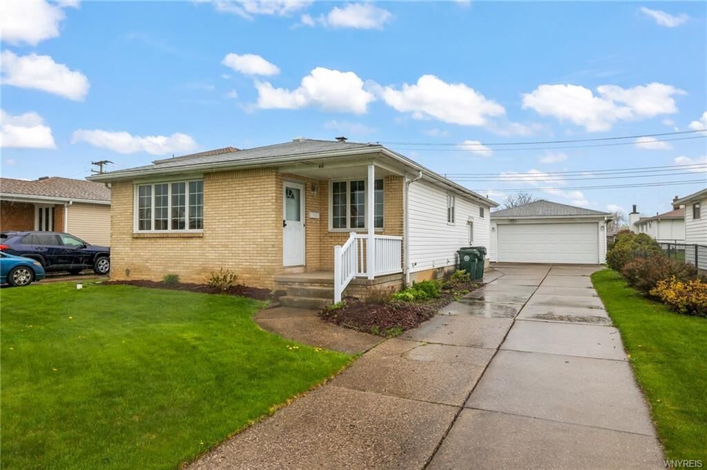 Property Photo:  40 Candace Lane  NY 14043 