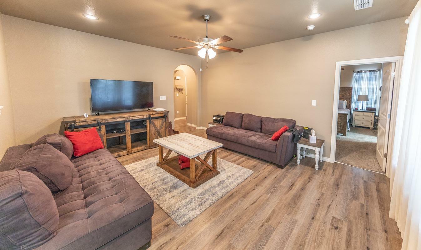 Property Photo: 1711 99th Street TX 79423