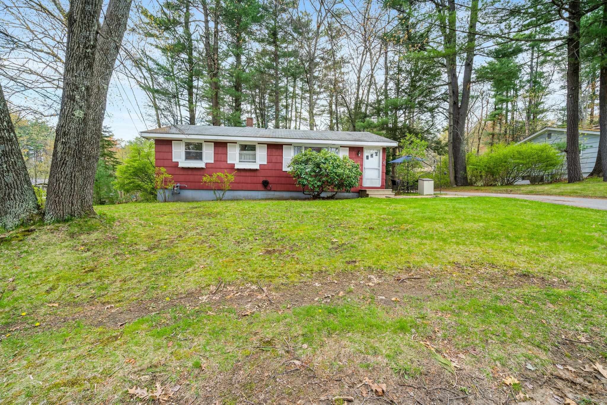 Property Photo:  18 Jo Ellen Drive  NH 03054 