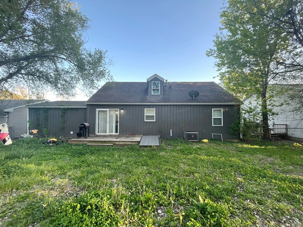 Property Photo: 1207 Calhoun Street MO 64601