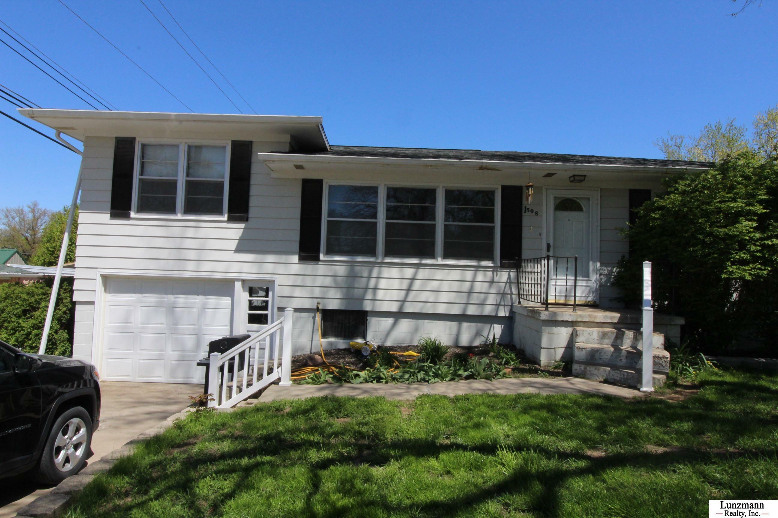 Property Photo: 1508 13th Street NE 68305