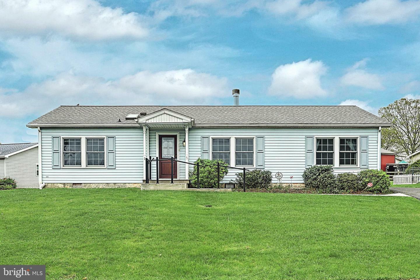 Property Photo: 5 Ray Drive PA 17517