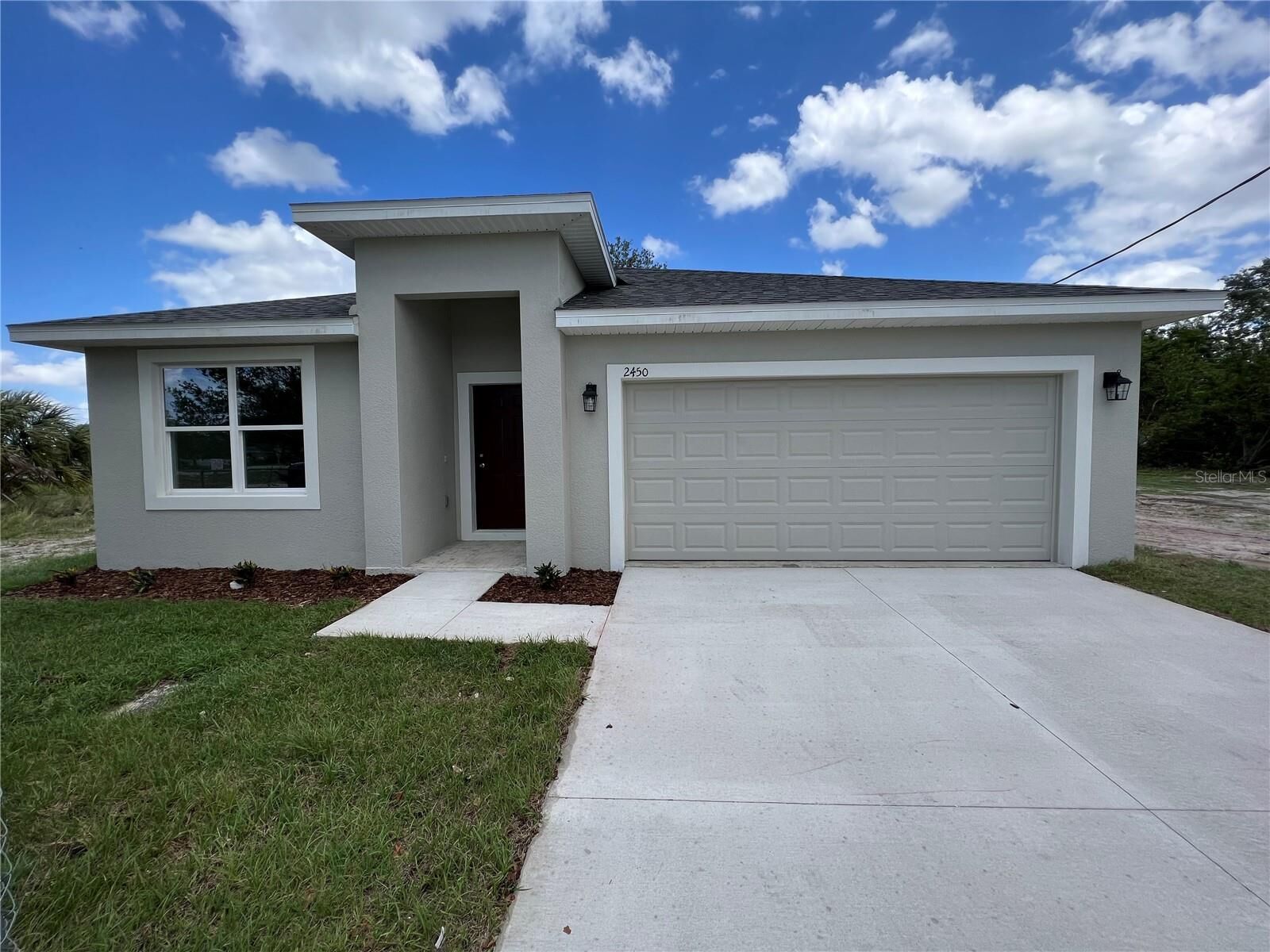 Property Photo: 2450 4th Street NE FL 33881