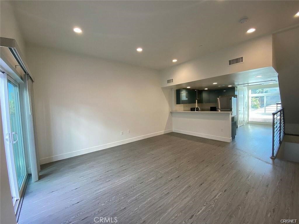 Property Photo:  4461 Tujunga Avenue 101  CA 91602 