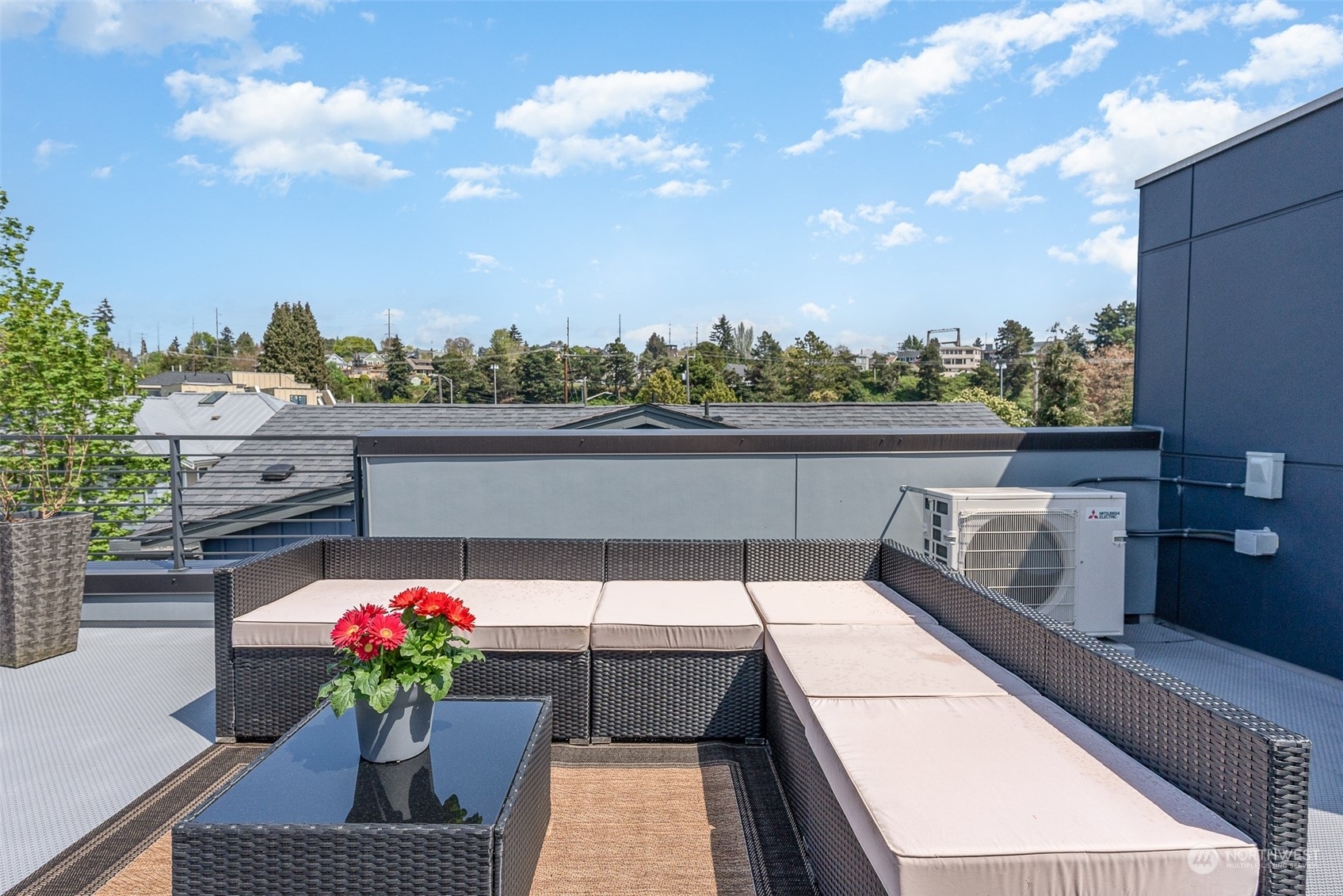Property Photo: 464 NE Maple Leaf Place B WA 98115