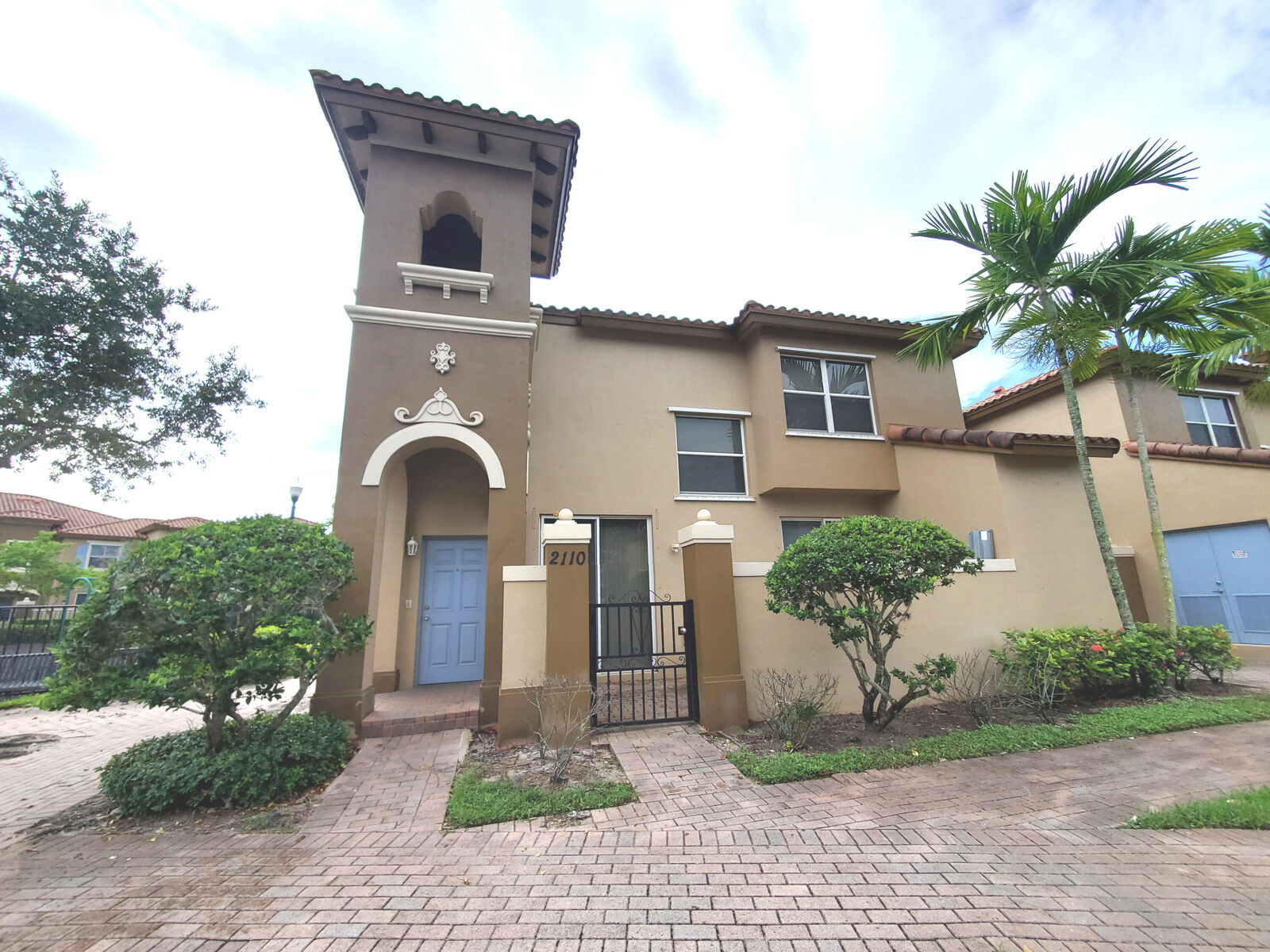 Property Photo:  2905 Hidden Hills Road 2205  FL 33411 