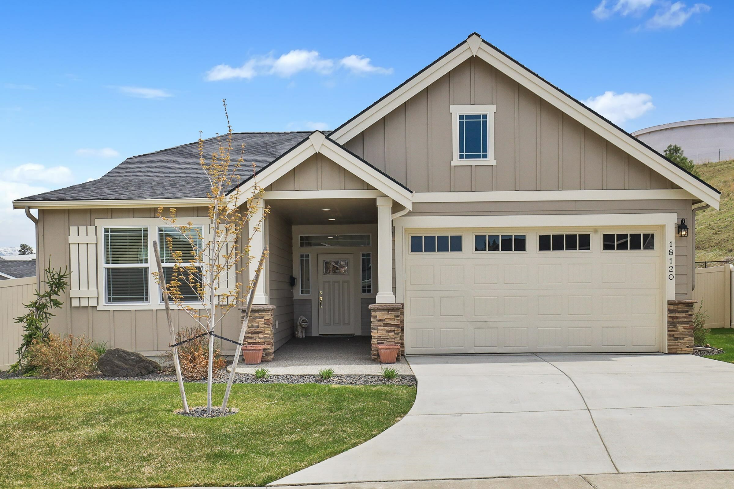 Property Photo: 18120 E Selkirk Estates Ct WA 99016