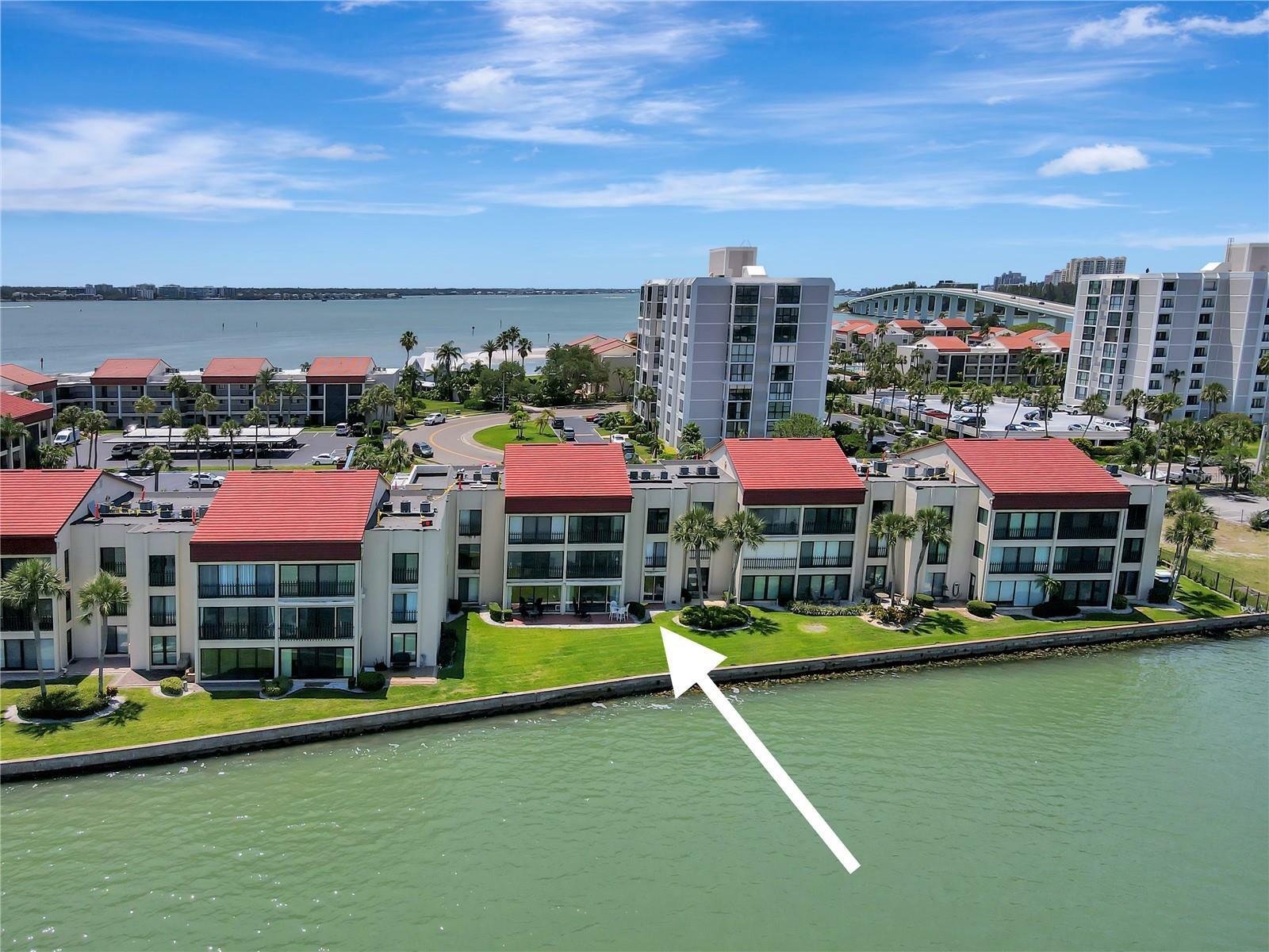 Property Photo:  868 Bayway Boulevard 105  FL 33767 