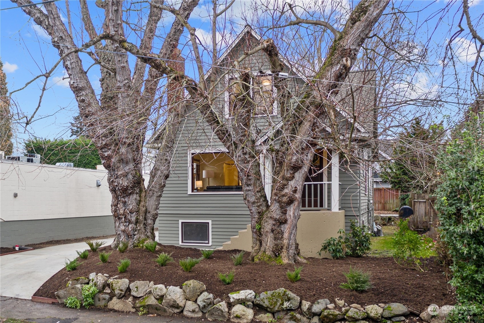 4664 1st Avenue NE  Seattle WA 98105 photo