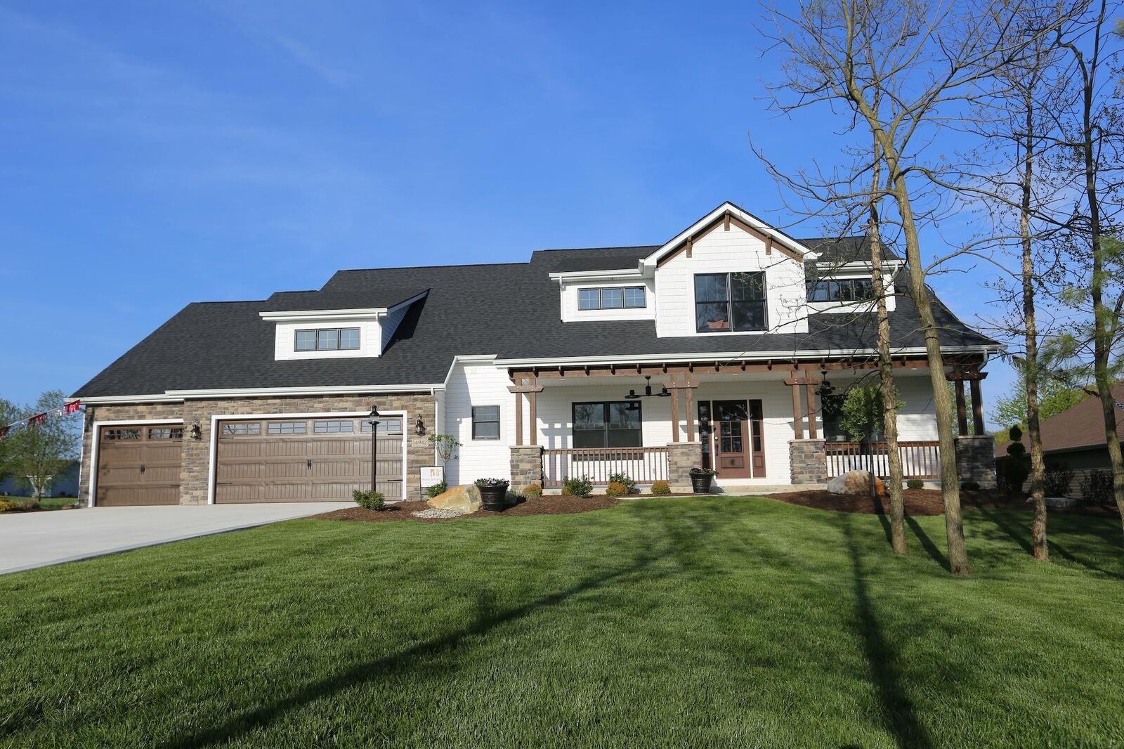 Property Photo: 14942 Leo Creek Boulevard IN 46765