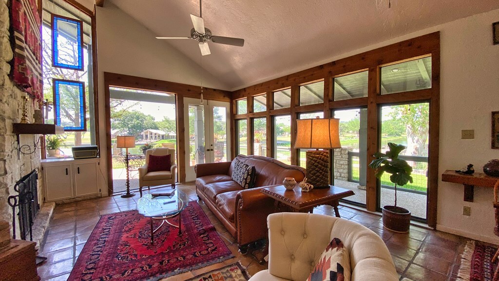 Property Photo: 566 Fairway Dr TX 78028
