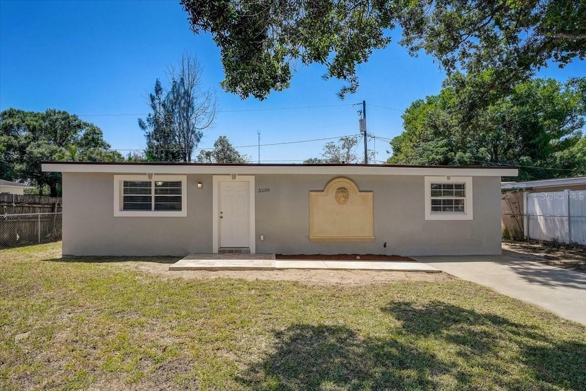 Property Photo:  3209 Welborn Way  FL 33619 