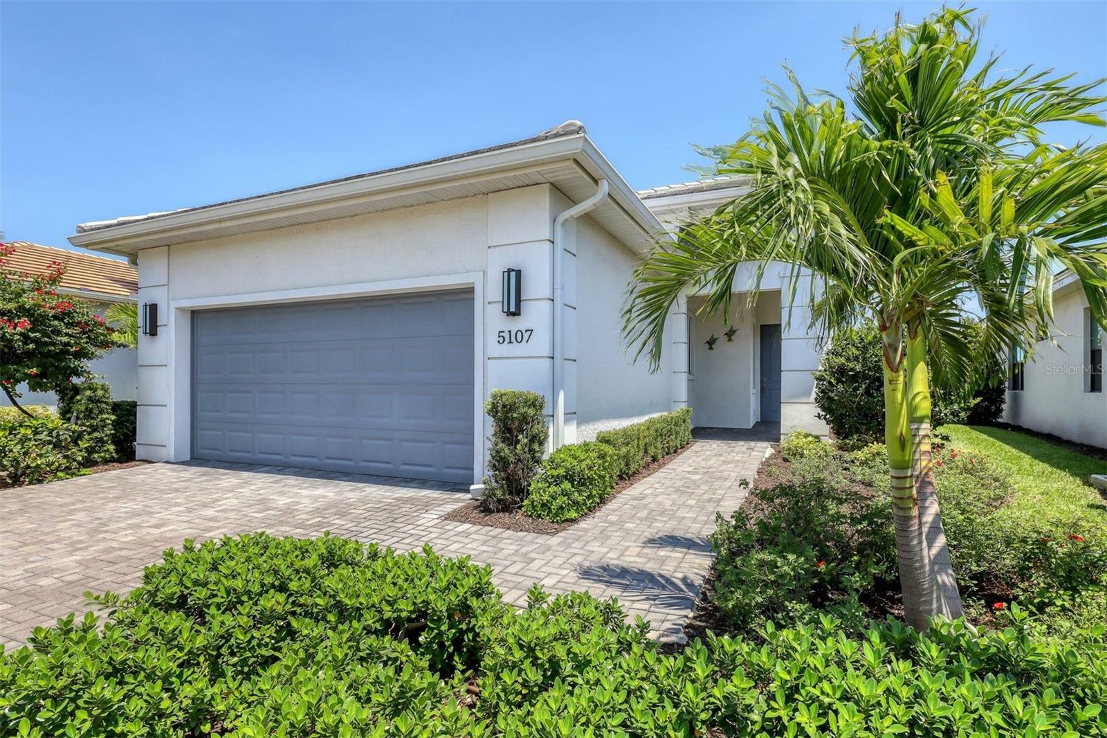 Property Photo:  5107 Barnett Circle  FL 34211 