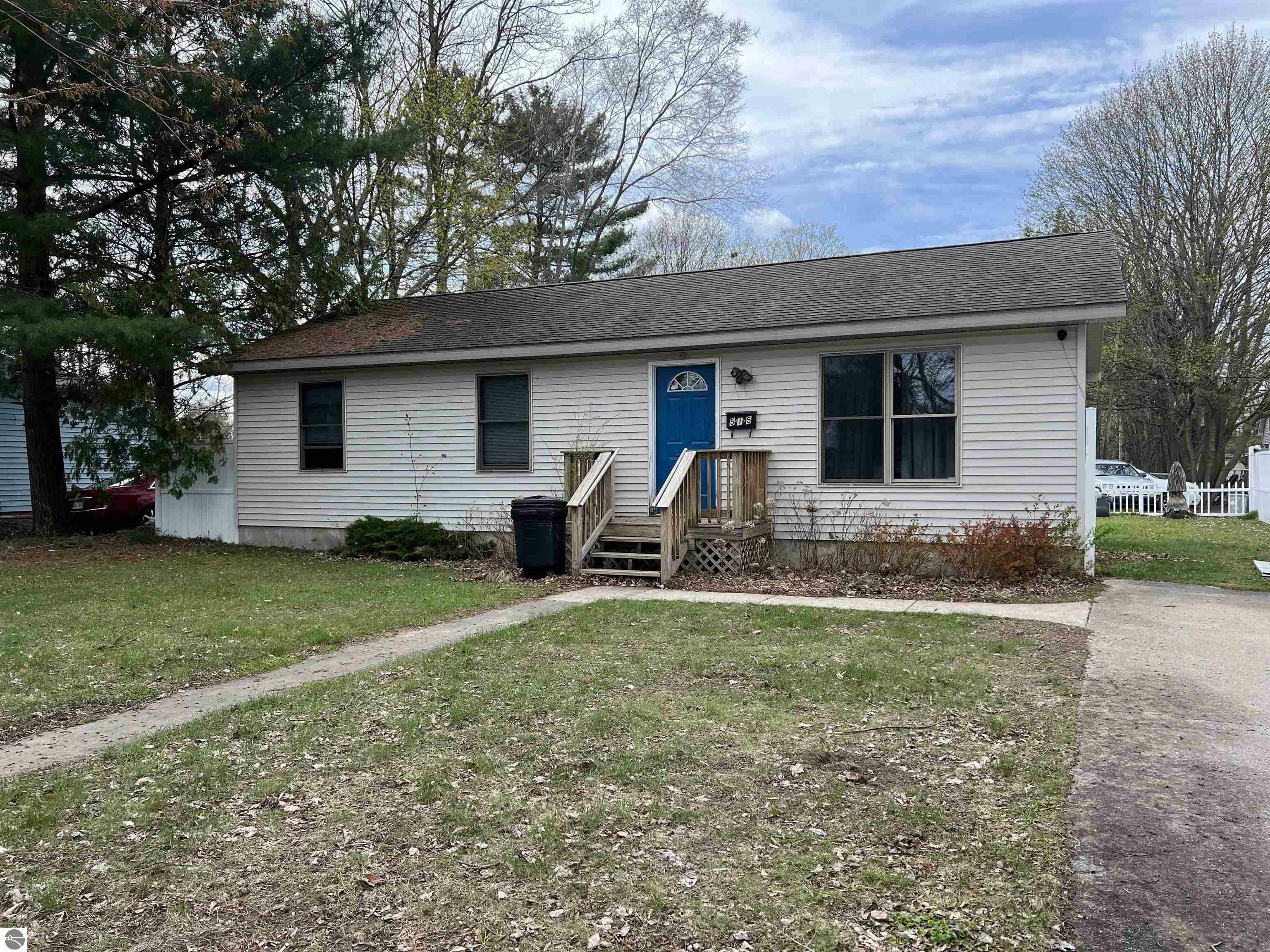 515 Selma Street  Cadillac MI 49601 photo