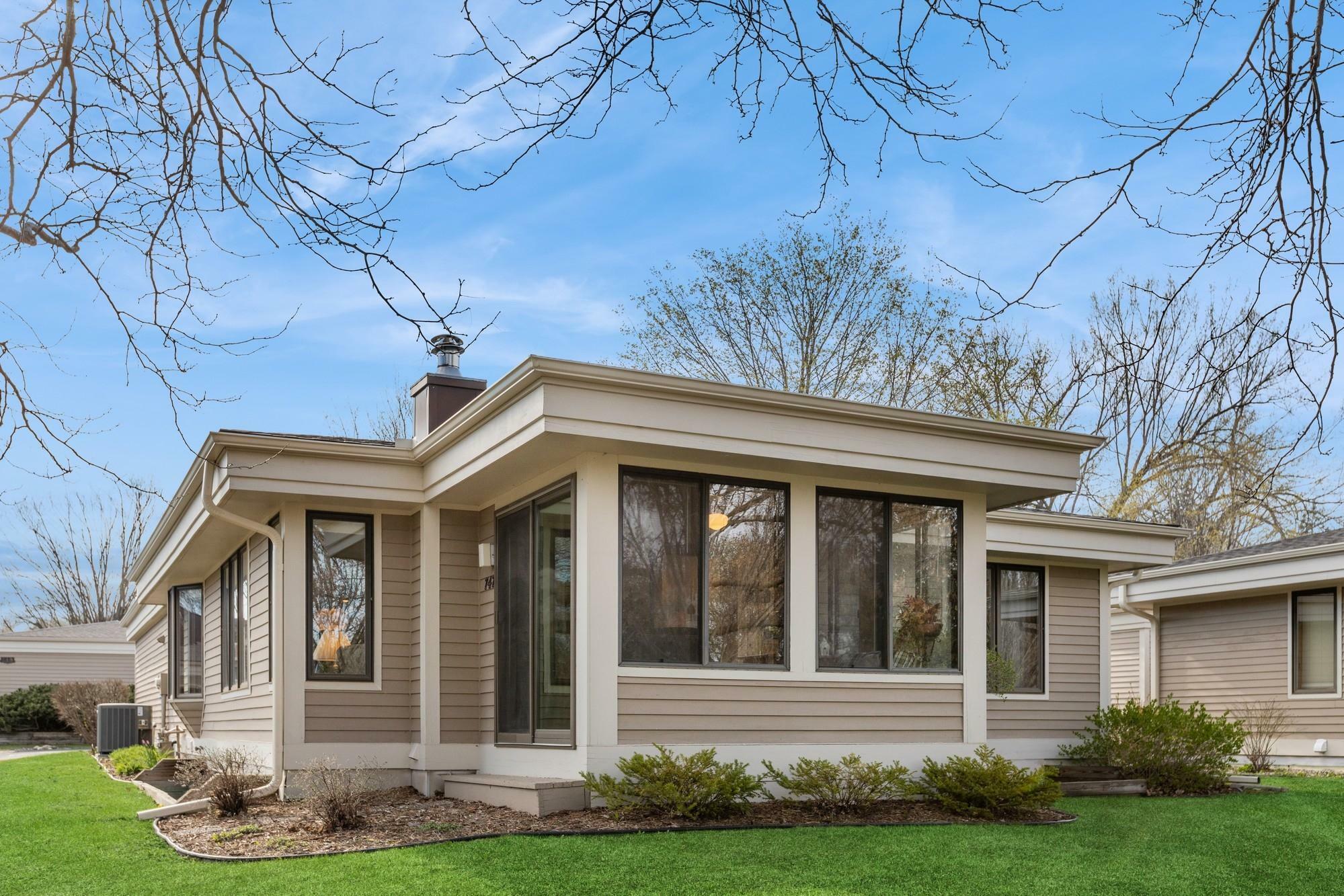Property Photo: 747 Lincoln Street N MN 55057