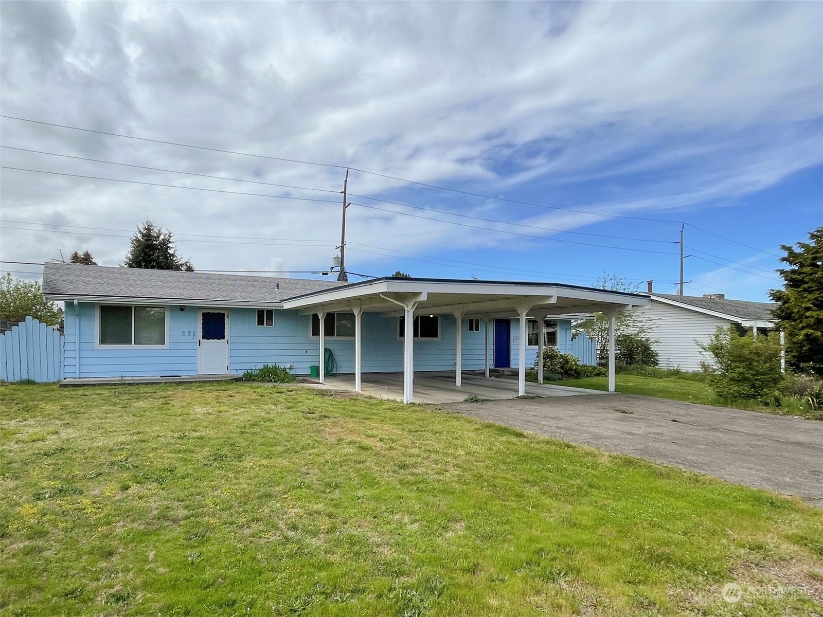 Property Photo:  331 333 N Matriotti Avenue  WA 98382 