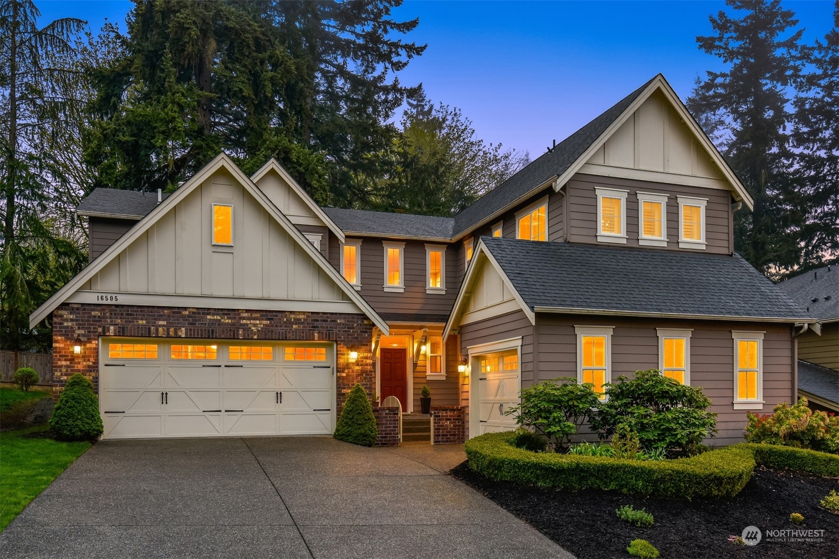 Property Photo:  16505 SE 61st Place  WA 98006 