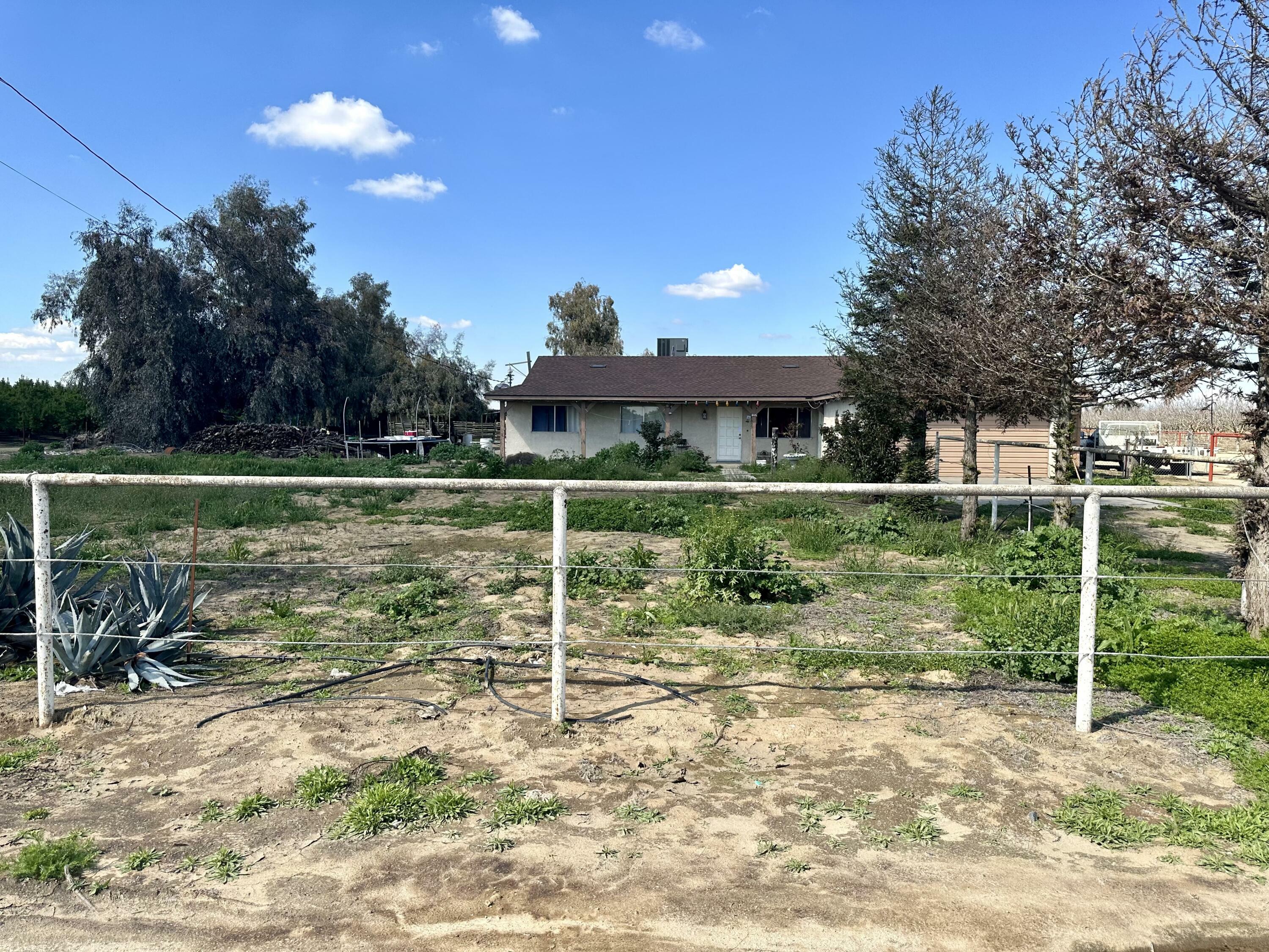 Property Photo:  446 Wright Avenue  CA 93256 