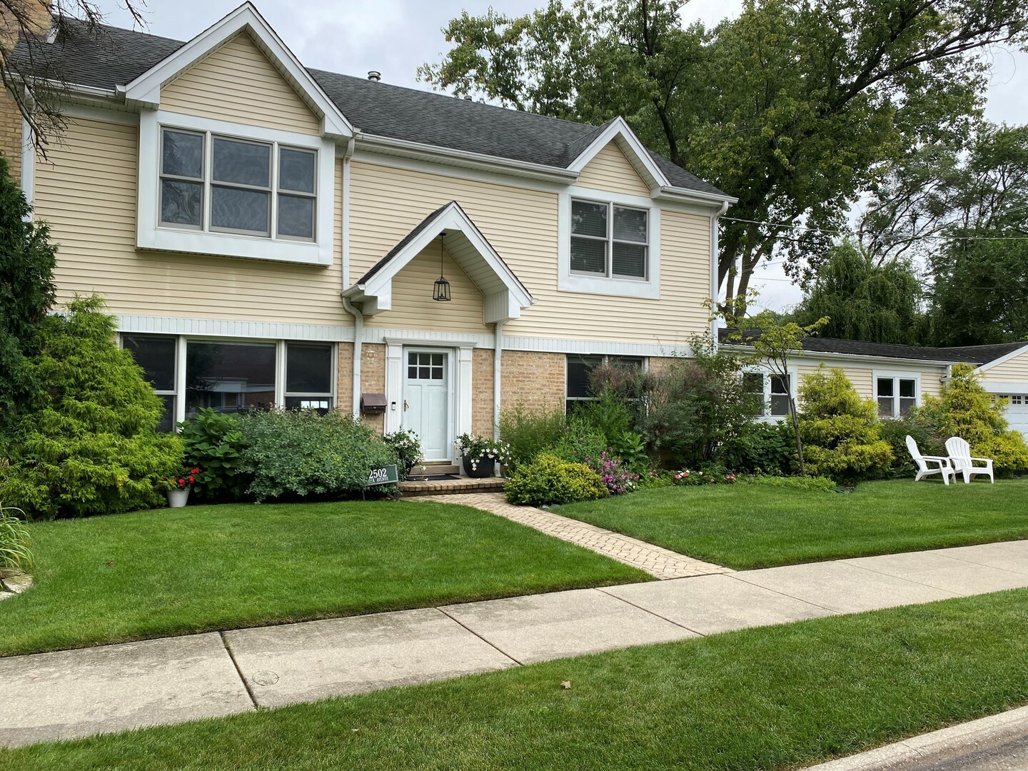 Property Photo:  2502 Oak Avenue  IL 60062 