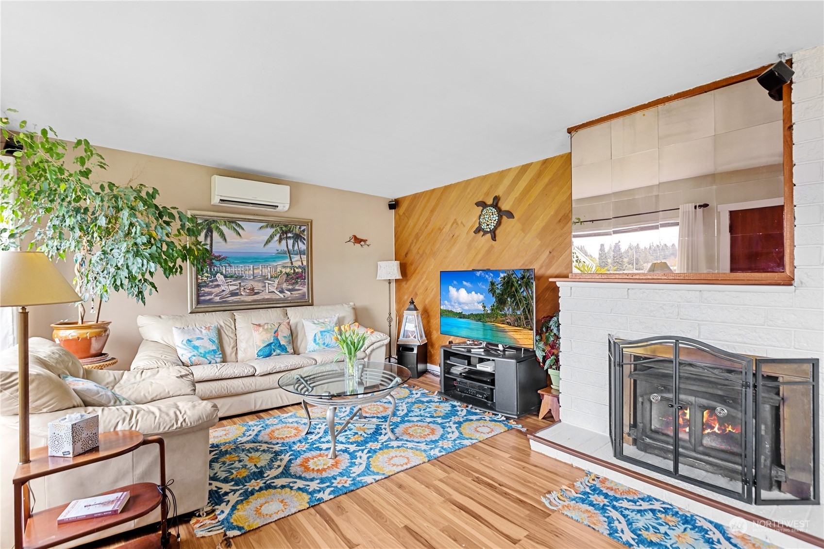 Property Photo:  16742 2nd Avenue NE  WA 98155 