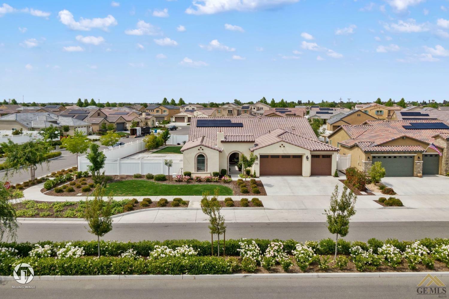 Property Photo: 14118 Pemberley Passage Avenue CA 93311