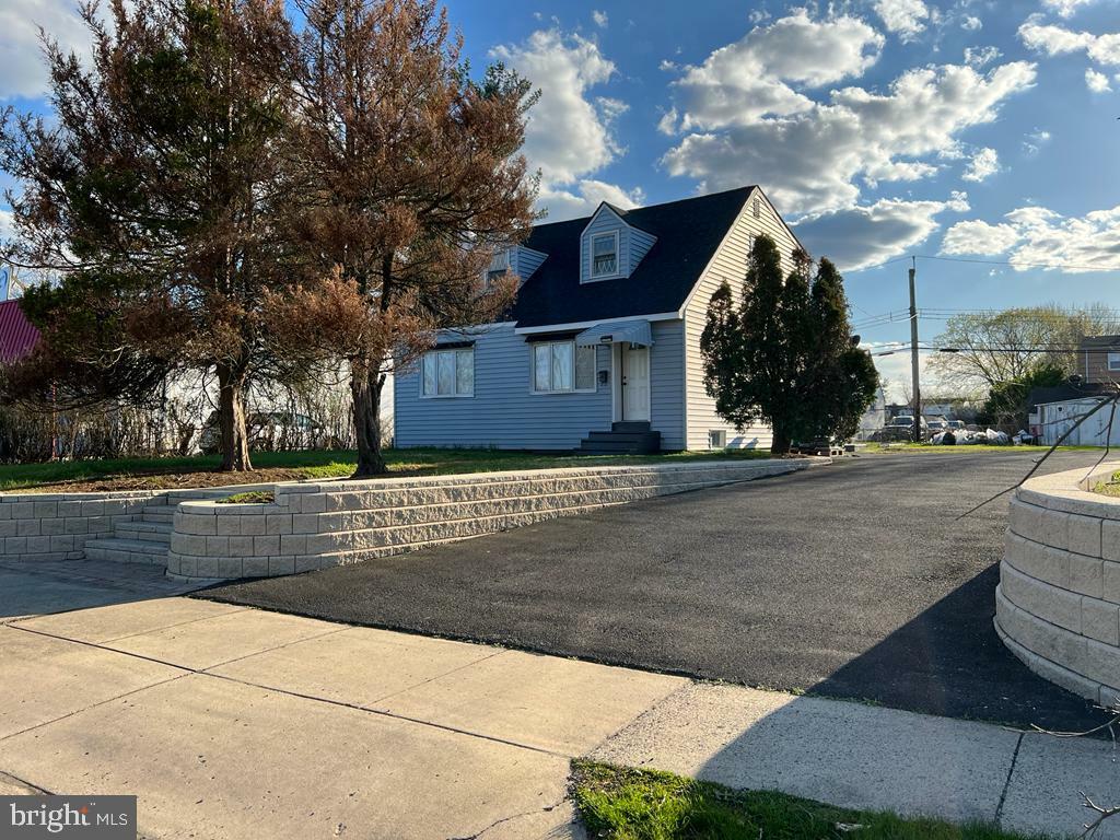 Property Photo: 1311 Veterans Hwy PA 19007