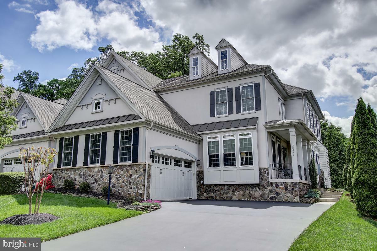 Property Photo: 20379 Dunkirk Square VA 20165