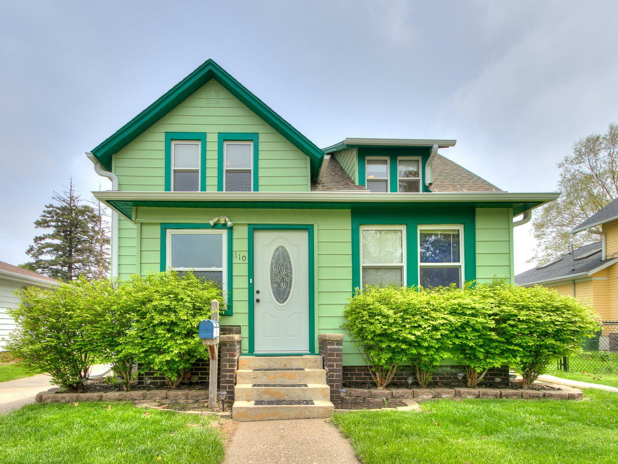 Property Photo:  110 Clinton Street  IA 50036 