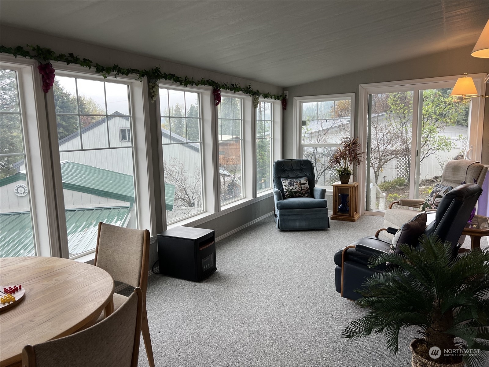 Property Photo:  206 Bernice Avenue  WA 98819 