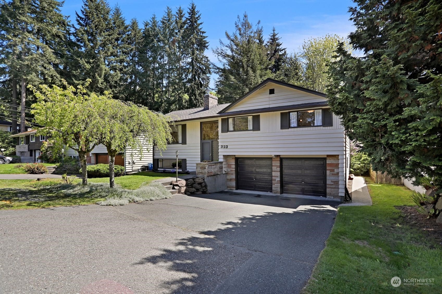 Property Photo:  323 N 175th Street  WA 98133 