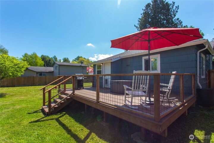 Property Photo: 906 Dunlop Street WA 98284