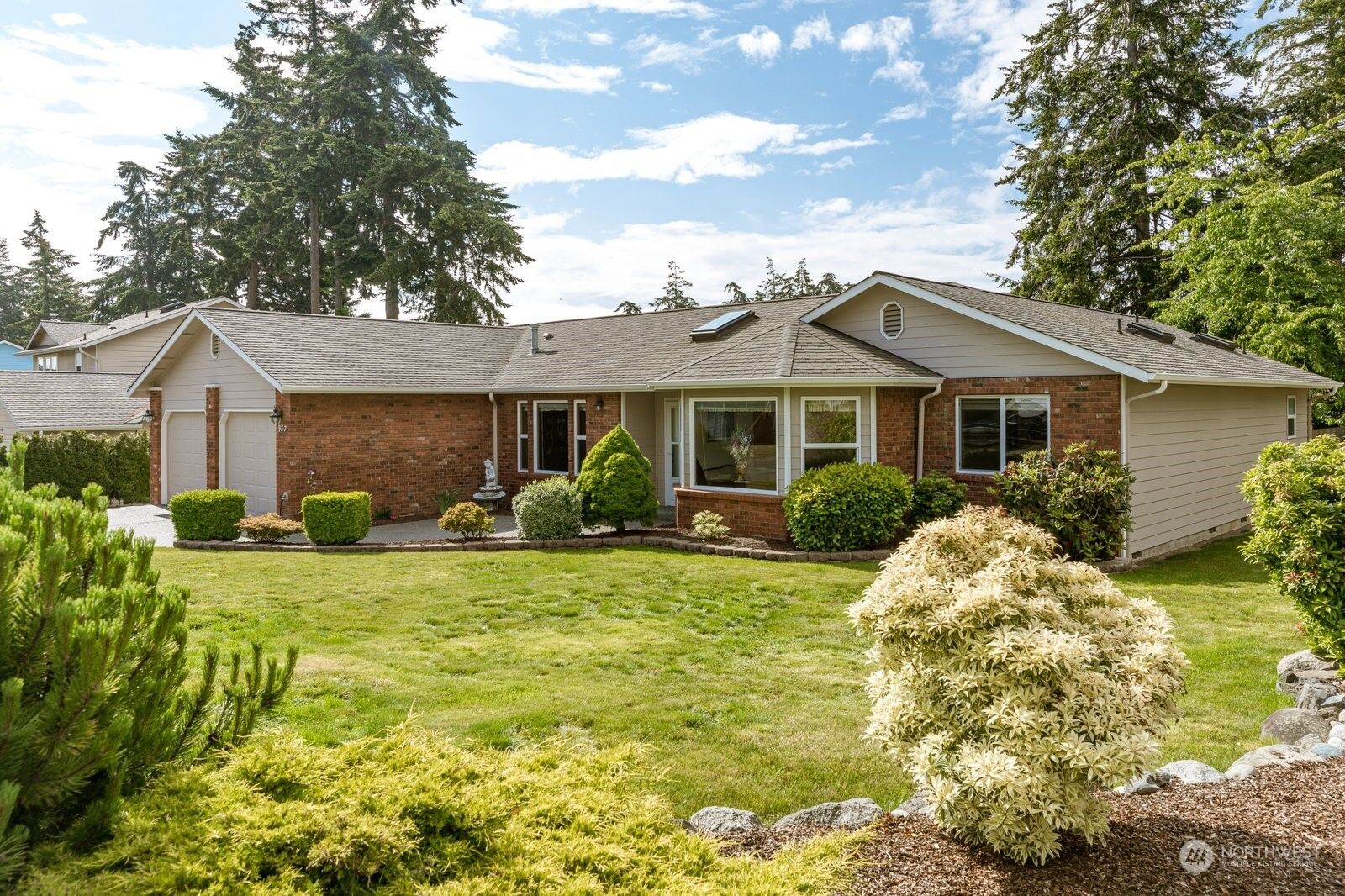 Property Photo:  987 SW 1st Avenue  WA 98277 