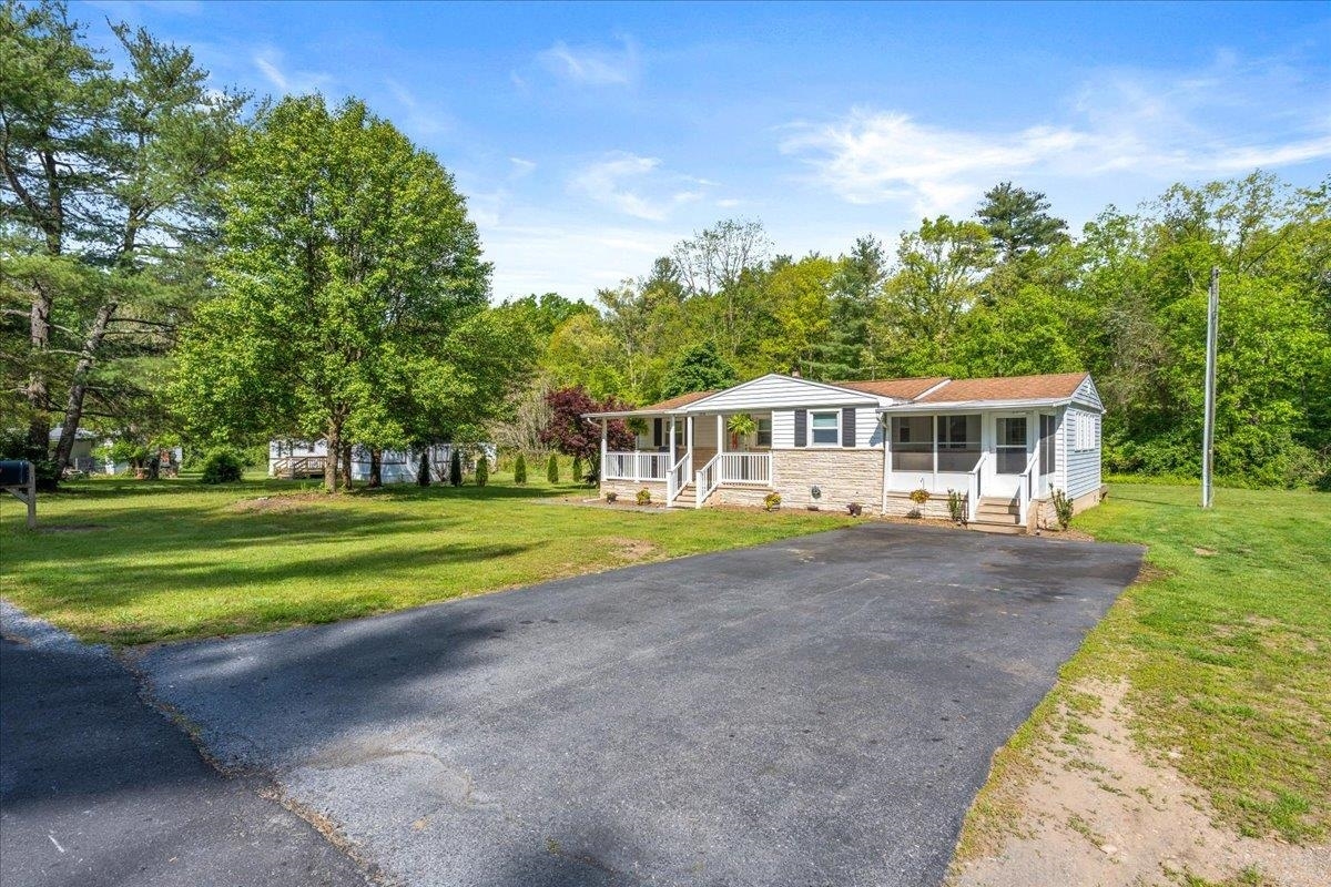 Property Photo: 3236 Mountain Farm Rd VA 22827