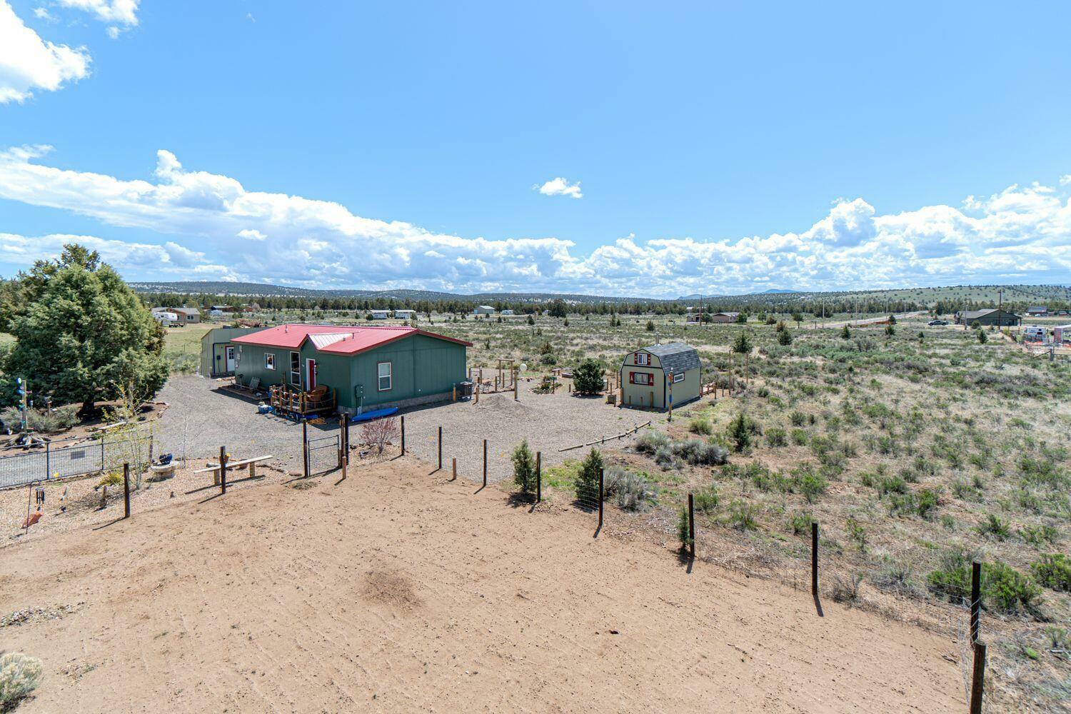 Property Photo:  2628 SE Klamath Road  OR 97754 