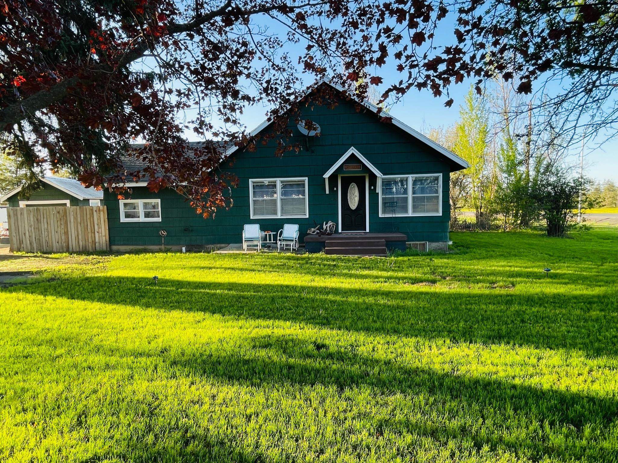 Property Photo: 810 W Wildrose Rd WA 99005