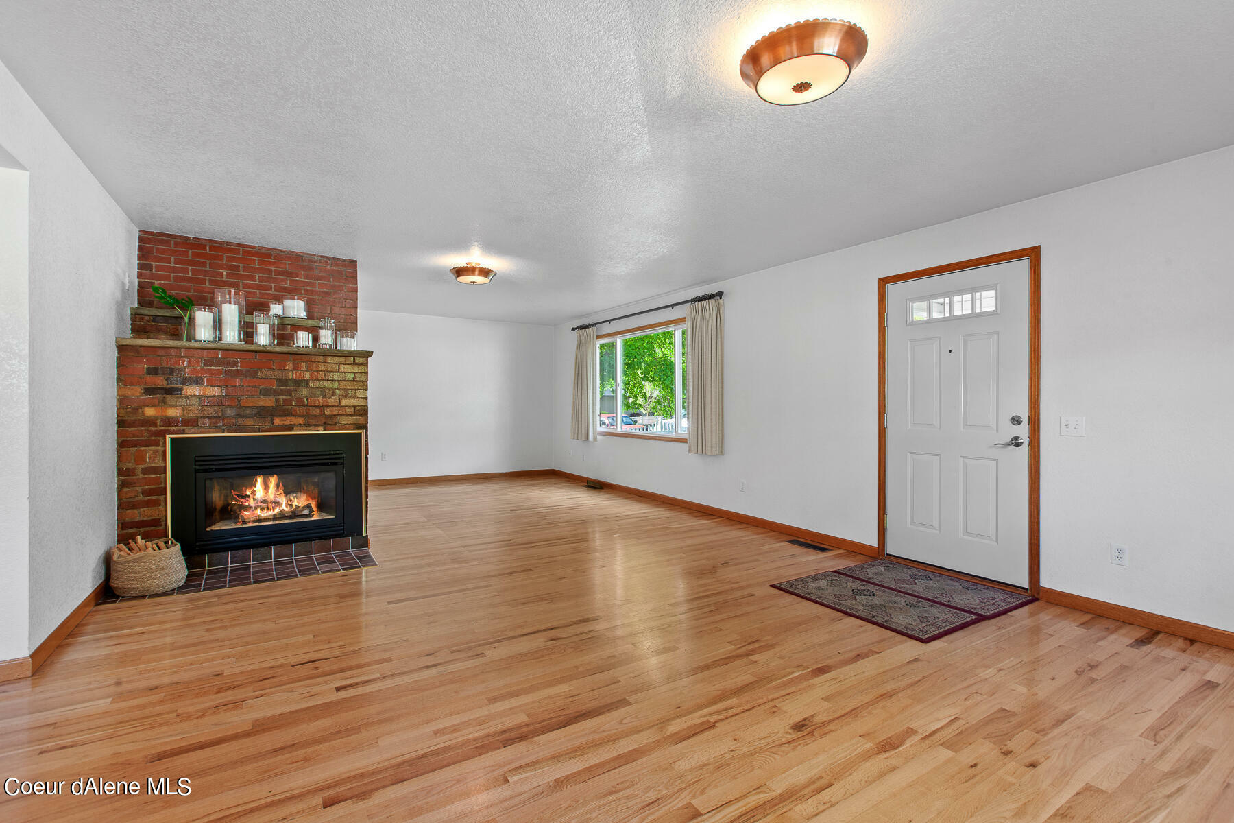 Property Photo:  409 W Mission Ave  ID 83837 