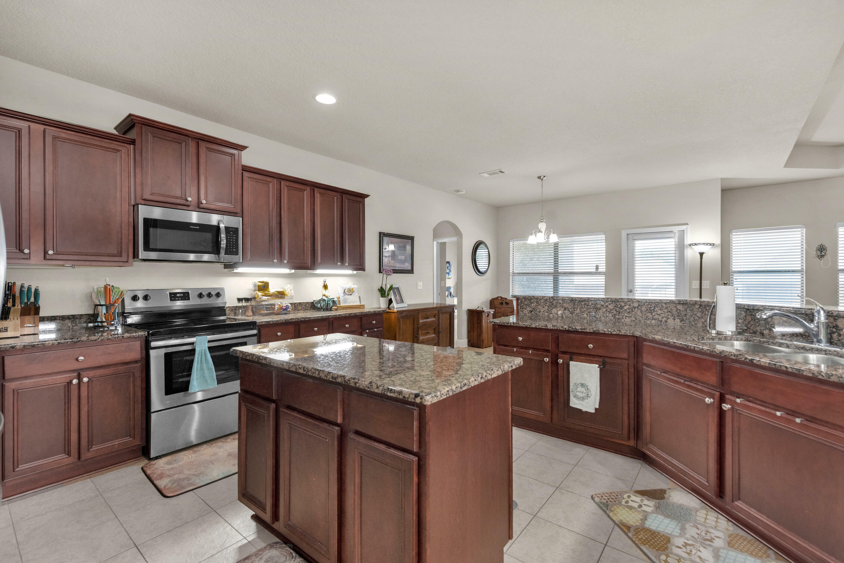 Property Photo: 222 Paradise Palm Circle FL 32536
