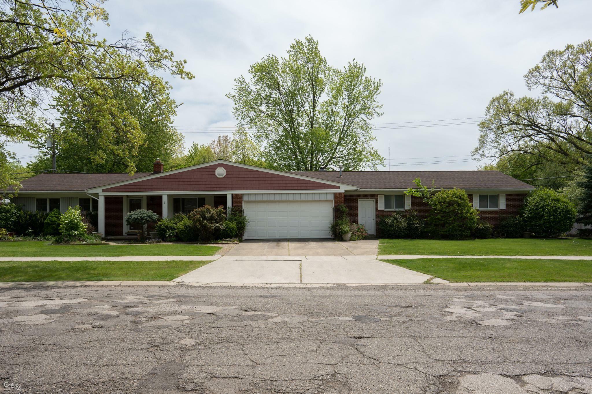 Property Photo:  22918 King Dr  MI 48035 