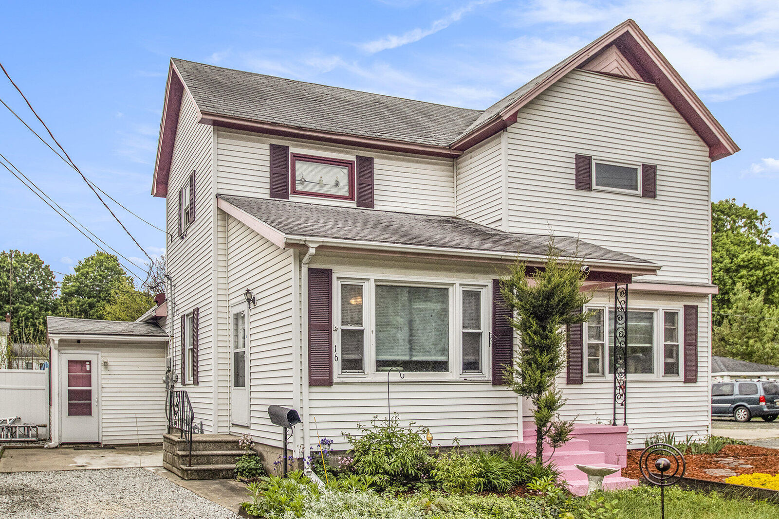 Property Photo:  16 N Lincoln Avenue  MI 49120 