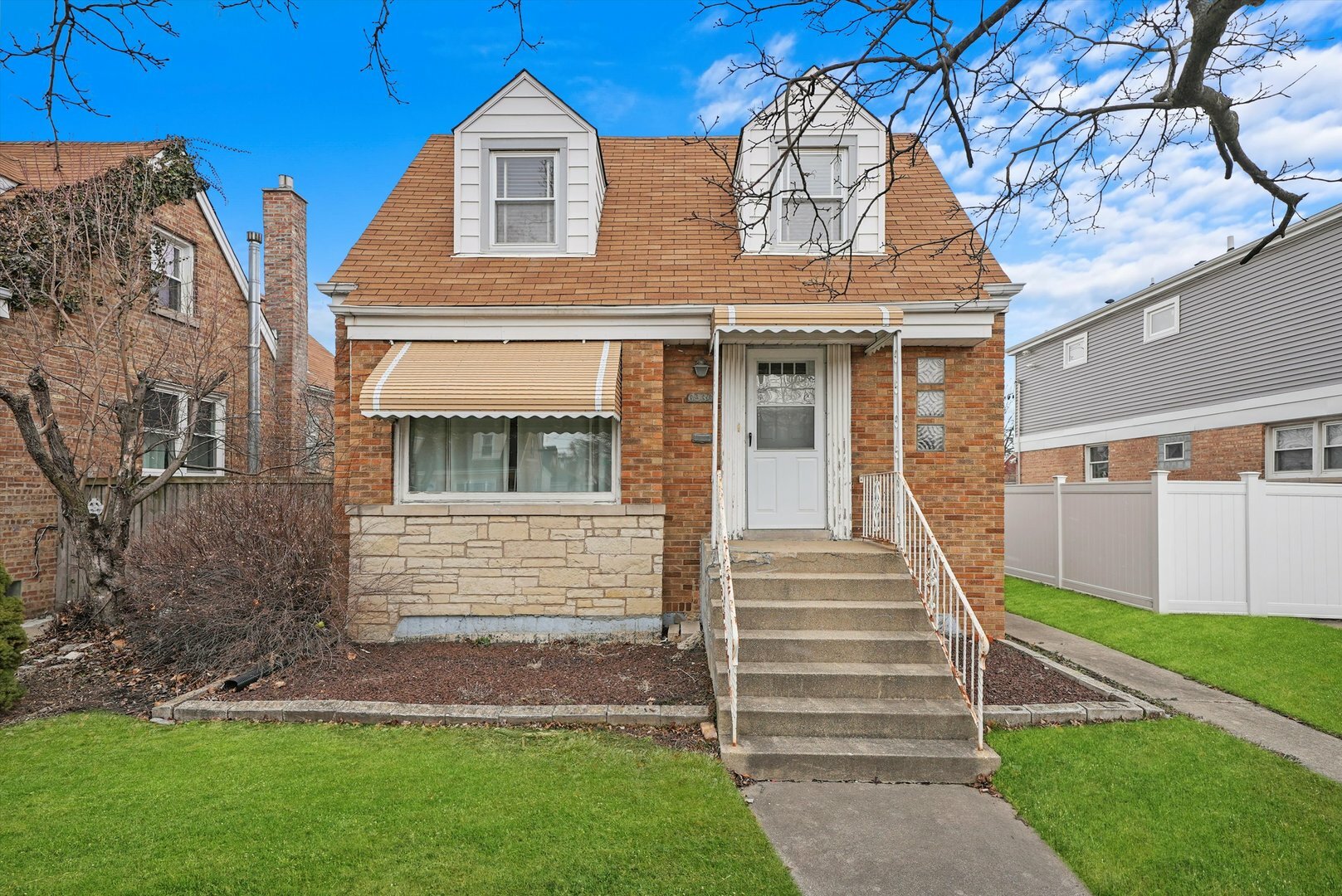 Property Photo:  6936 W Foster Avenue  IL 60656 