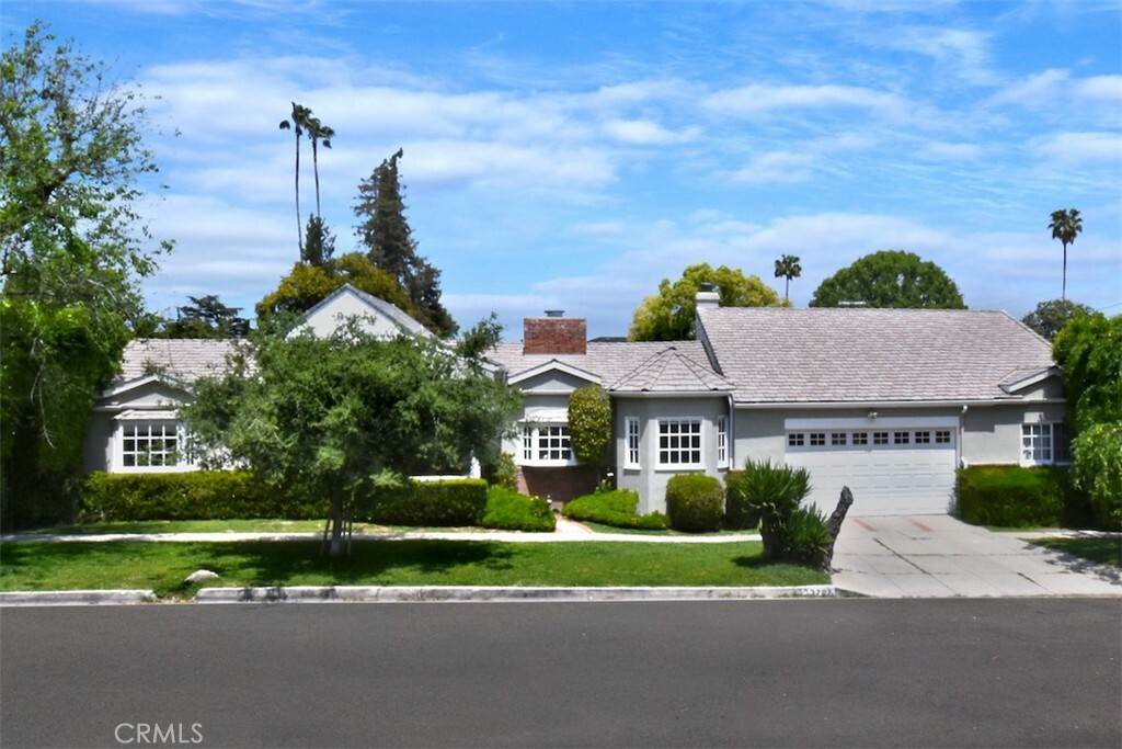 Property Photo:  13707 Valley Vista Boulevard  CA 91423 