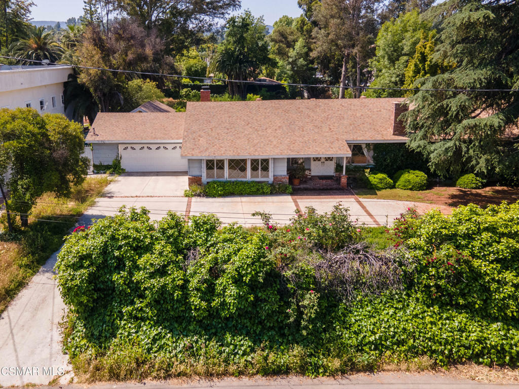 Property Photo:  19222 Linnet Street  CA 91356 