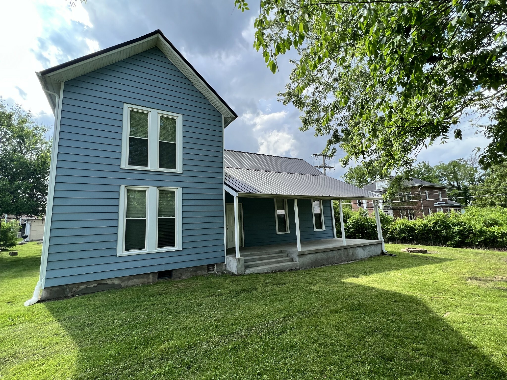 Property Photo:  207 N Woodland St  TN 37355 